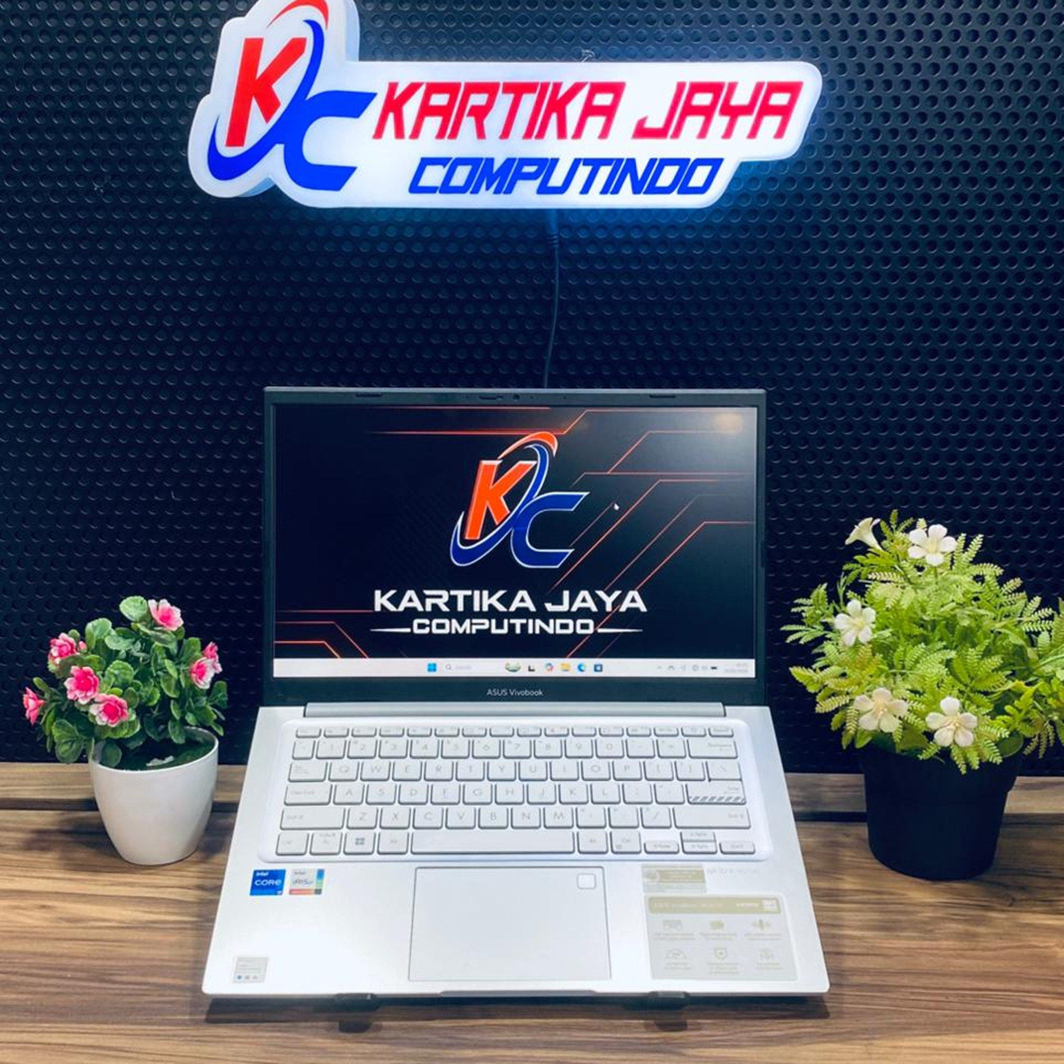 ASUS VIVOBOOK A1494VA CORE I7 RAM 16 SSD 